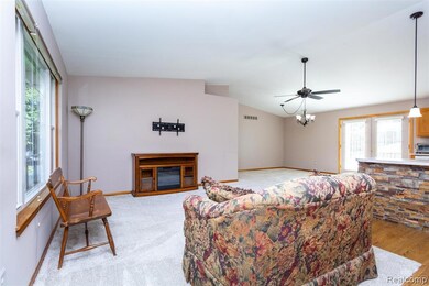 11270 Linda Kay unit 57, Goodrich, MI 48438 - photo 7