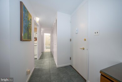 Green Hill Condominiums unit EE819, Wynnewood, PA 19096 - photo 3