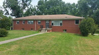 110 Pickle St, Shelbyville, TN 37160 - photo 2