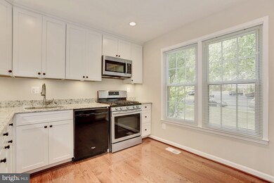 11929 Travistock Ct, Reston, VA 20191 - photo 4