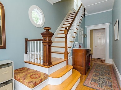 61 Forest St, Newton Highlands, MA 02461 - photo 2