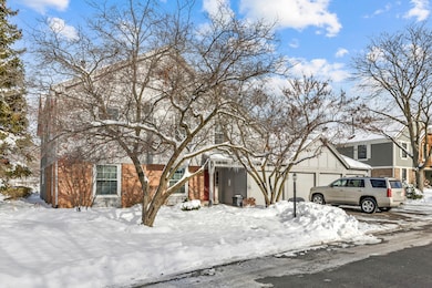 1907 Gresham Cir unit D, Wheaton, IL 60189 - photo 2