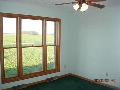 18247 W Hellwig Rd, Graytown, OH 43432 - photo 2