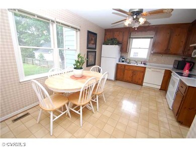 Kitchen - Sunny and spacious eat-in kitchen!