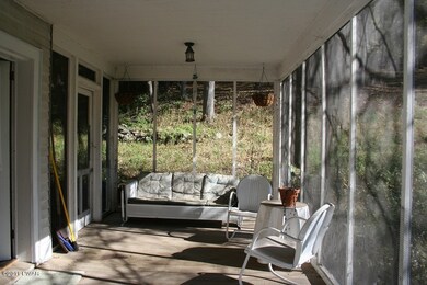 423 Hudson St, Hawley, PA 18428 - photo 4