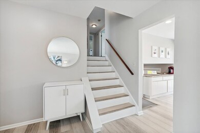 4014 Carousel Dr, Northbrook, IL 60062 - photo 2