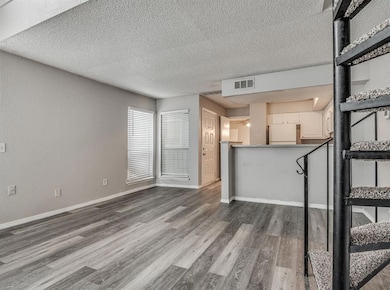 11560 N May Ave unit G201, Oklahoma City, OK 73120 - photo 6