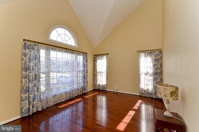 7906 Scott Ct, Springfield, VA 22153 - photo 6