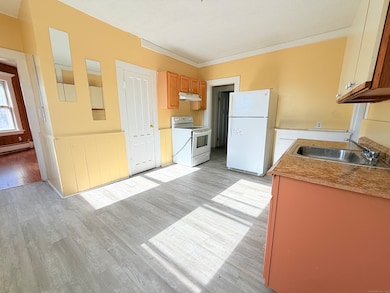 98 Glen St, New Britain, CT 06051 - photo 3