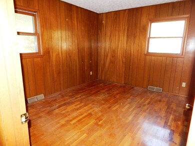 209 S Rice St 003
