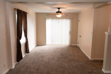 DSC_1179_Living Room_102520