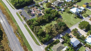 8686 SE Lyons Rd, Hobe Sound, FL 33455 - photo 4