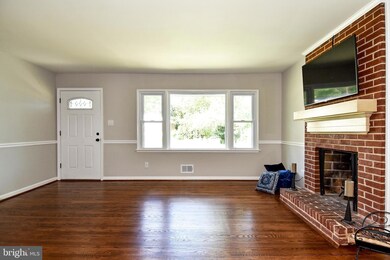 8913 Lagrange St, Lorton, VA 22079 - photo 7