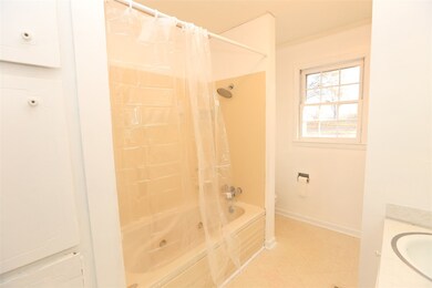 Additional Hall Bath