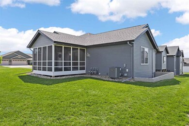 3714 Bluebird Dr SW, Cedar Rapids, IA 52404 - photo 3