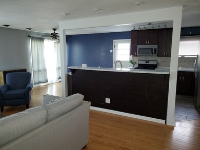 2140 Westview Dr, Des Plaines, IL 60018 - photo 4