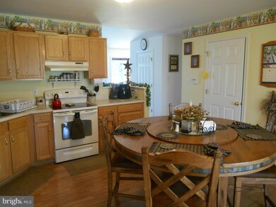 17426 Cindy Ln, Hagerstown, MD 21740 - photo 4