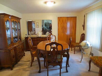 10 Oakhurst Dr, Greenville, RI 02828 - photo 7