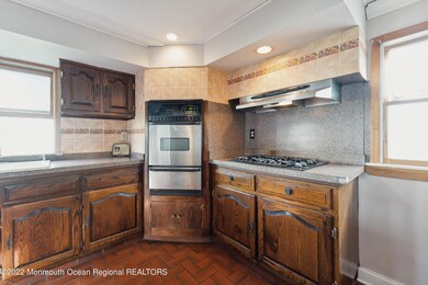 0006-05Kitchen