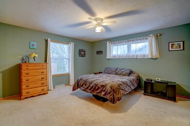 112 Gunther Dr, Evansville, WI 53536 - photo 5