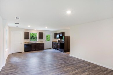 2329 Jodi Ln, Gainesville, TX 76240 - photo 5