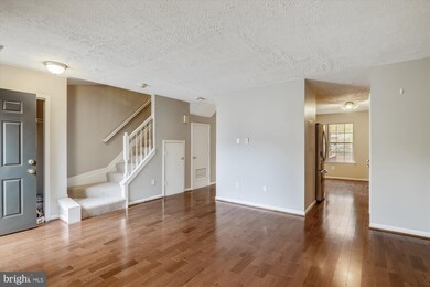 7173 Mahogany Dr, Hyattsville, MD 20785 - photo 5