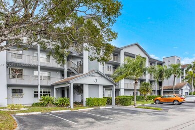 Cambridge Condominium unit 402J, Pembroke Pines, FL 33027 - photo 2