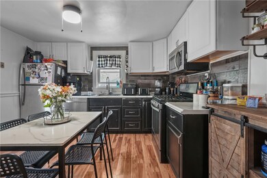 22 Clark Ave, Pawtucket, RI 02860 - photo 3