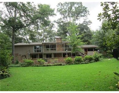 Yard/Garden. Huge yard on golf course with outdoor