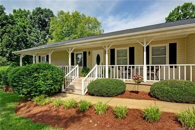 119 Friendly Cir, Statesville, NC 28625 - photo 2