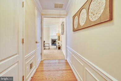 1724 Kingsgate Ct unit 304, Alexandria, VA 22302 - photo 4