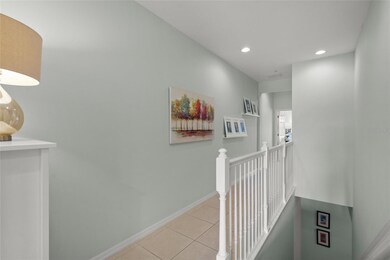 Hallway to middle and front bedrooms