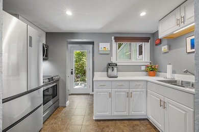 11-web-or-mls-4-bradford-acres-rd-f