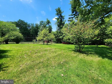 68 S Forge Manor Dr, Phoenixville, PA 19460 - photo 4