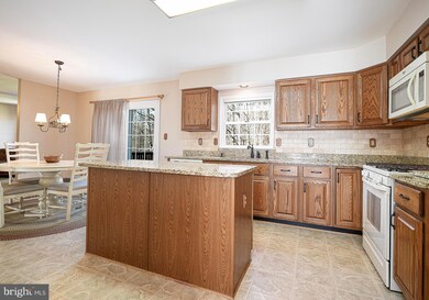 2414 Autumn View Way, Parkville, MD 21234 - photo 7