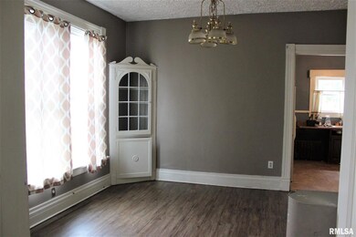 1724 Farnam St, Davenport, IA 52803 - photo 3