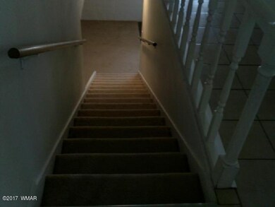 895 W 10th S