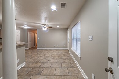 629 Carrell St unit B, Tomball, TX 77375 - photo 5