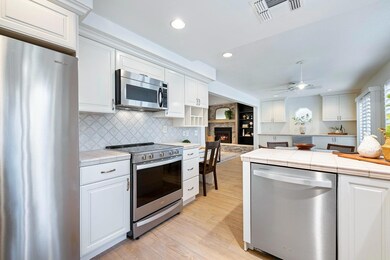 Newer Whirlpool appliance package.
