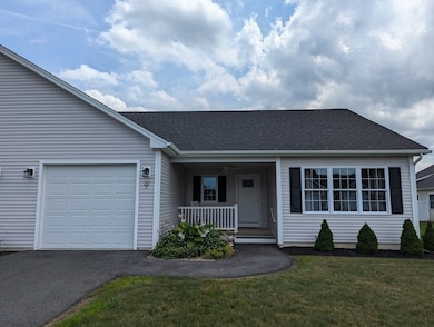 22 Snowberry Cir unit B, Deerfield, MA 01373 - photo 2