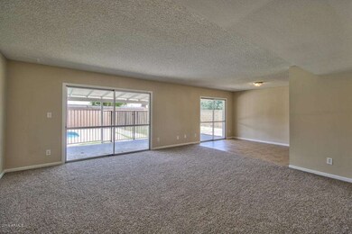 05-Living-Room-05