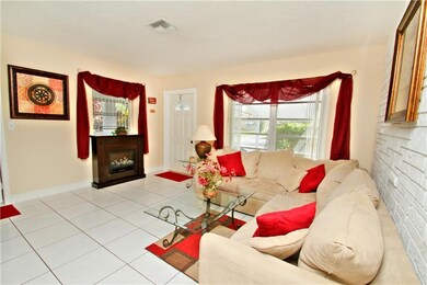 LIVING ROOM, VIEW 3