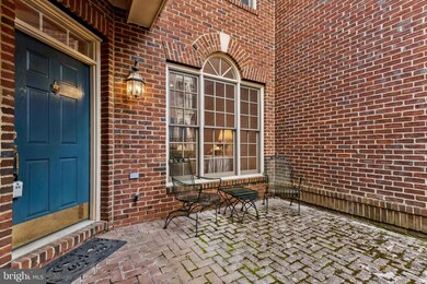 8505 Gavin Manor Ct, Chevy Chase, MD 20815 - photo 2