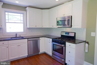 736 Aston Martin Dr, Lindenwold, NJ 08021 - photo 4