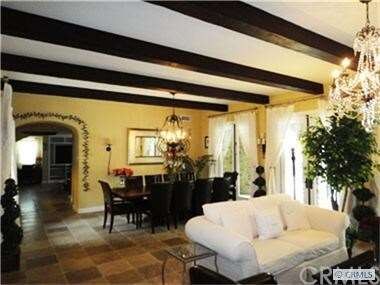 Great room for entertaining.