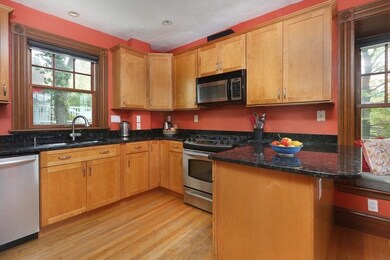340 Lake Ave unit 2, Newton Highlands, MA 02461 - photo 4