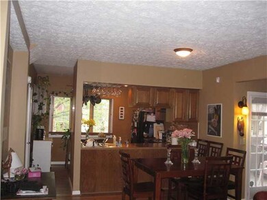 Dining Room. Open & bright floor plan.