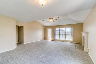 4013 Spring Branch Dr E, Pearland, TX 77584 - photo 4