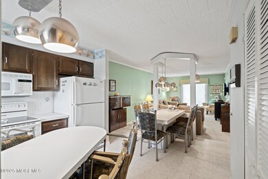 51 Hiering Ave #C 12 (3)