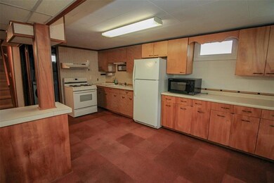 109 Main St, Center Point, IA 52213 - photo 5